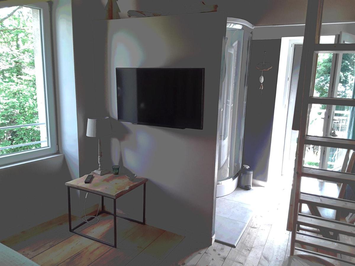 Appartement Le petit nid à Saint-Bonnet-pres-Orcival Extérieur photo